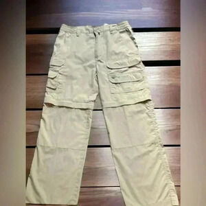 Point Zero Women’s Convertible Cargo Pants/Shorts Size 10. Easy zip off bottom.